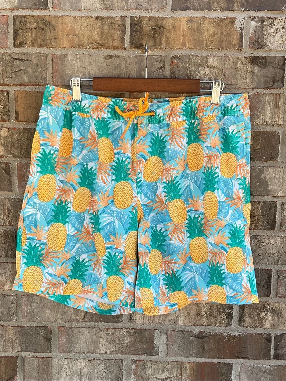 Members Mark vibrant pineapple